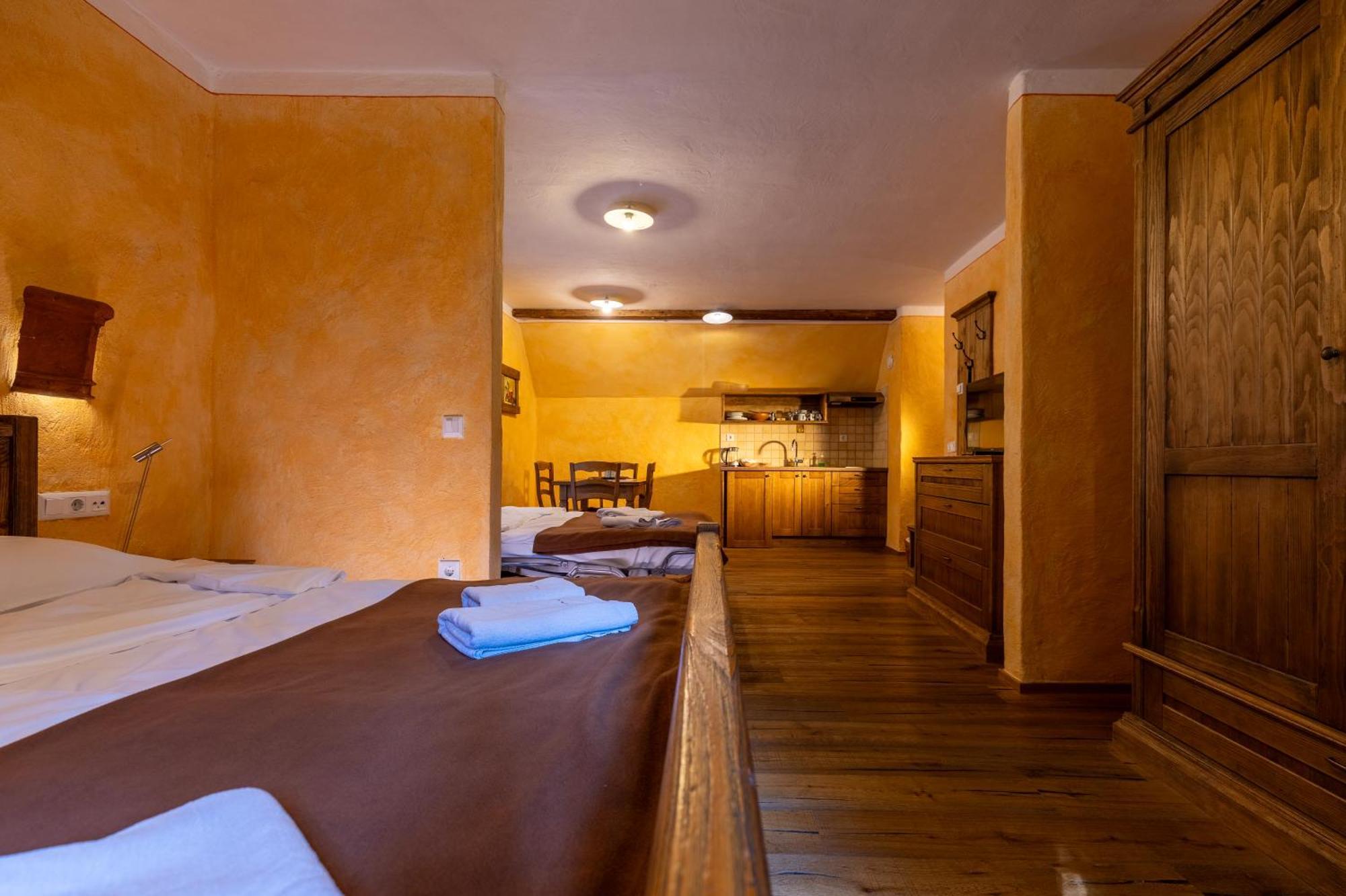 רוגאסקה סלאטינה Pomona Relaxing Nature Guest House מראה חיצוני תמונה